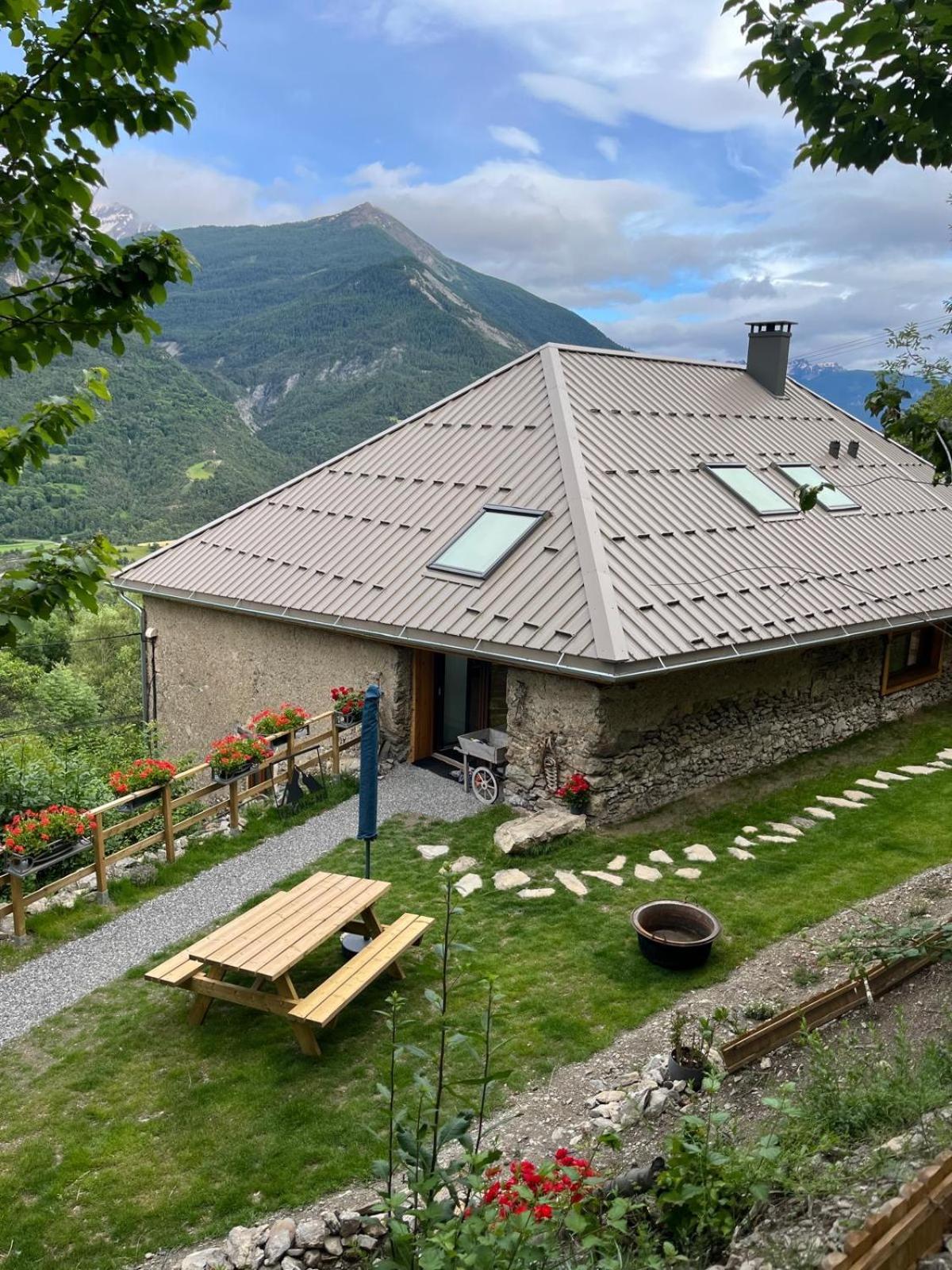 Bed and Breakfast Le Couleau Chateauroux-les-Alpes Esterno foto